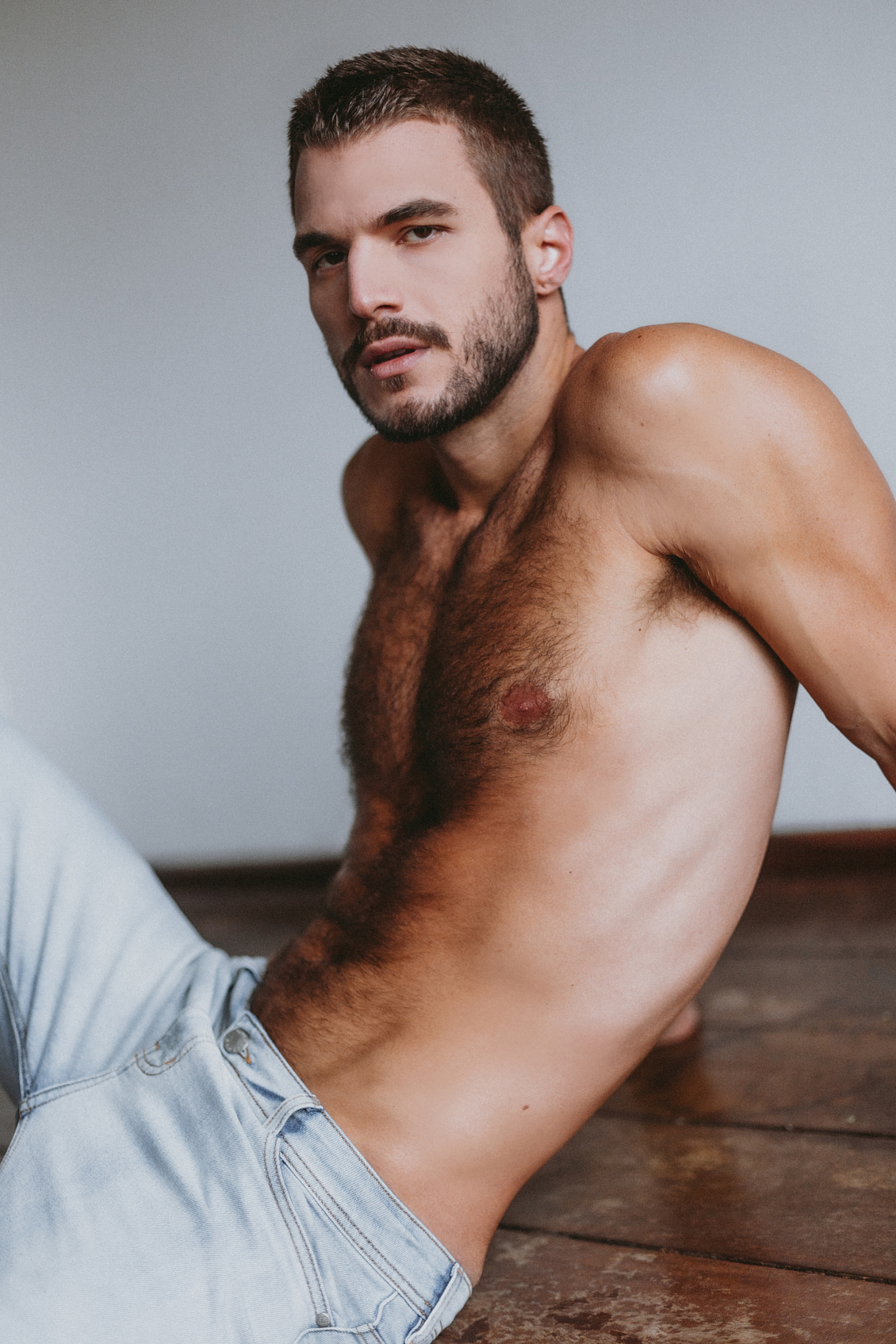 Alex Trevelin by Moa