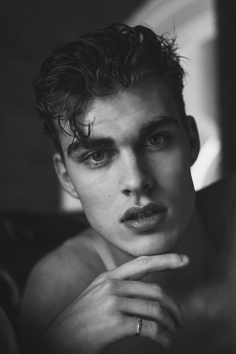 Sasha Volosatov by Joseph Sinclair